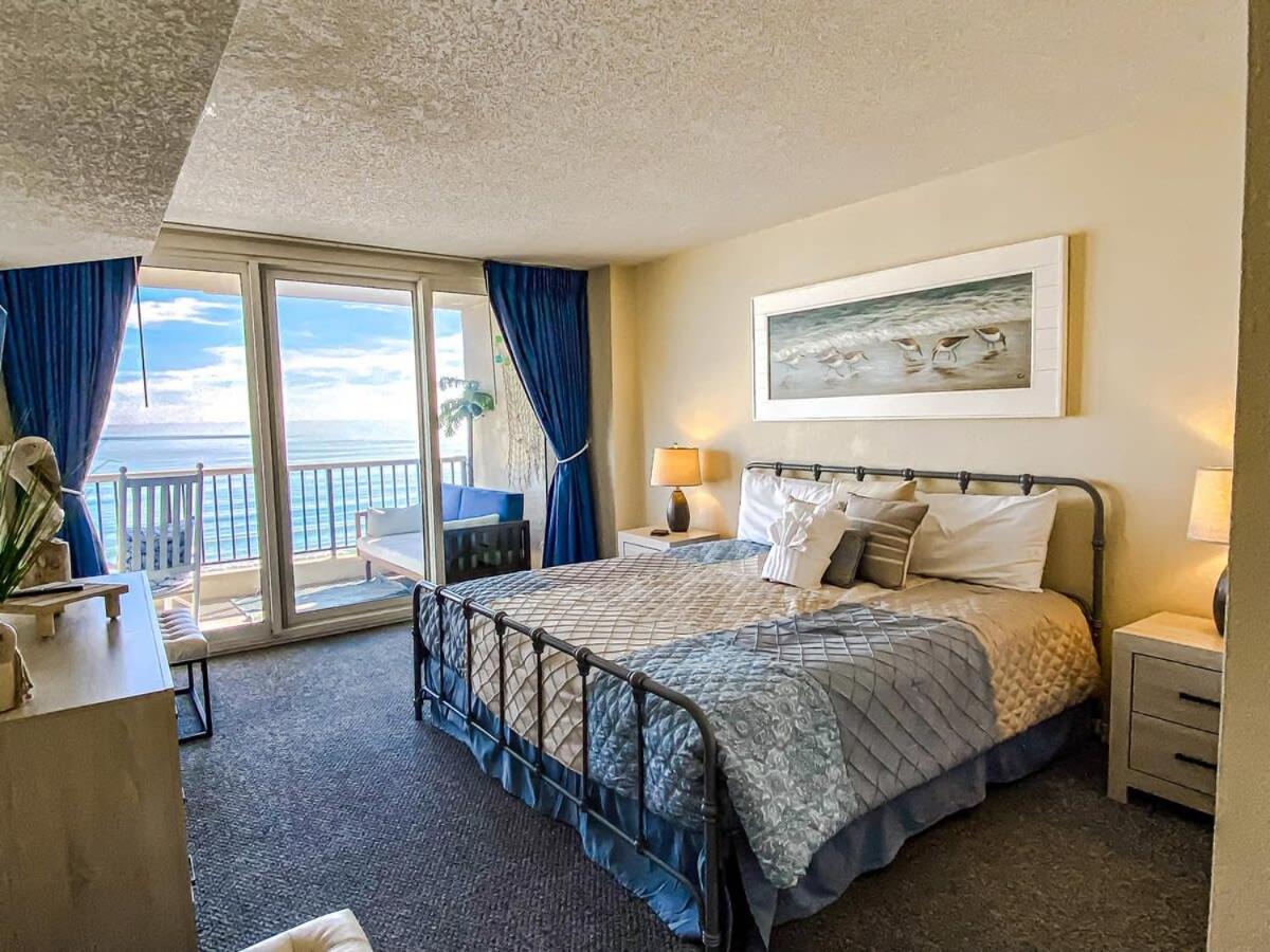 4, Oceanfront Modern Condo w 8 Water Features, Horry