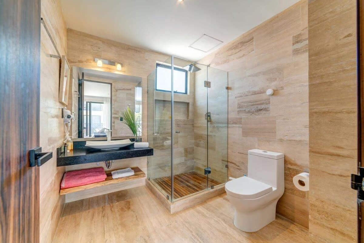 Bathroom 5, NEW Palais Tulum Condos with Private Balcony and Common Roof Pool, Cozumel