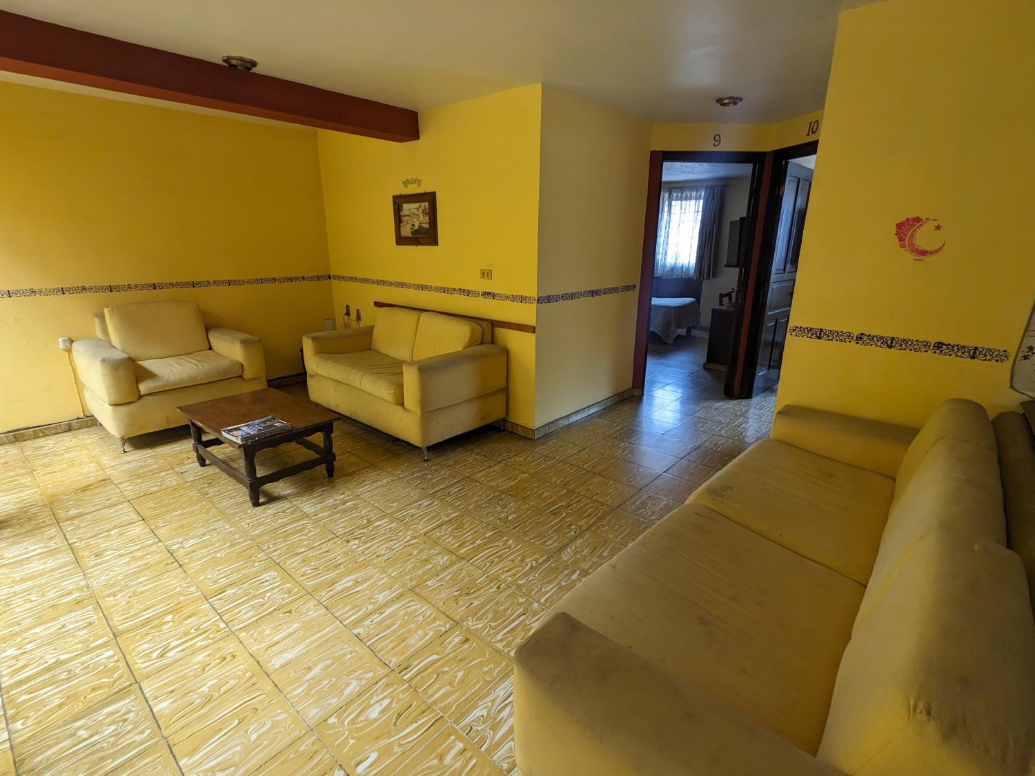 2, Hotel del Parque, Uruapan