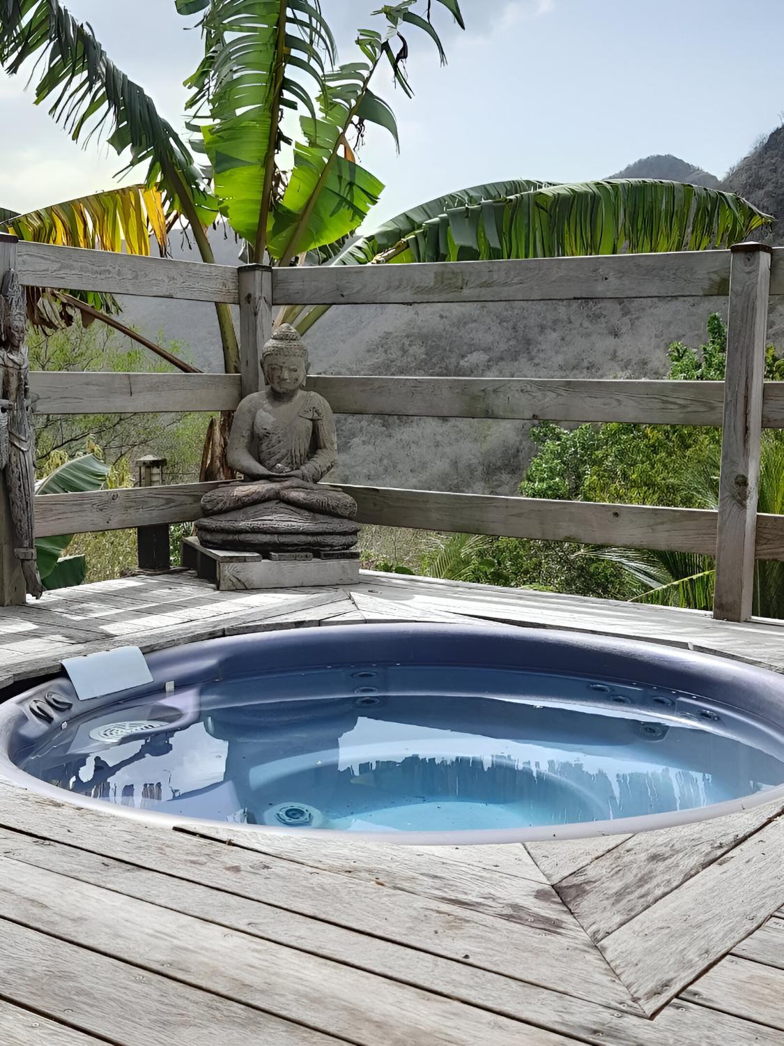 Hot tub 2, Domaine HARMONY, Les Anses-d'Arlets