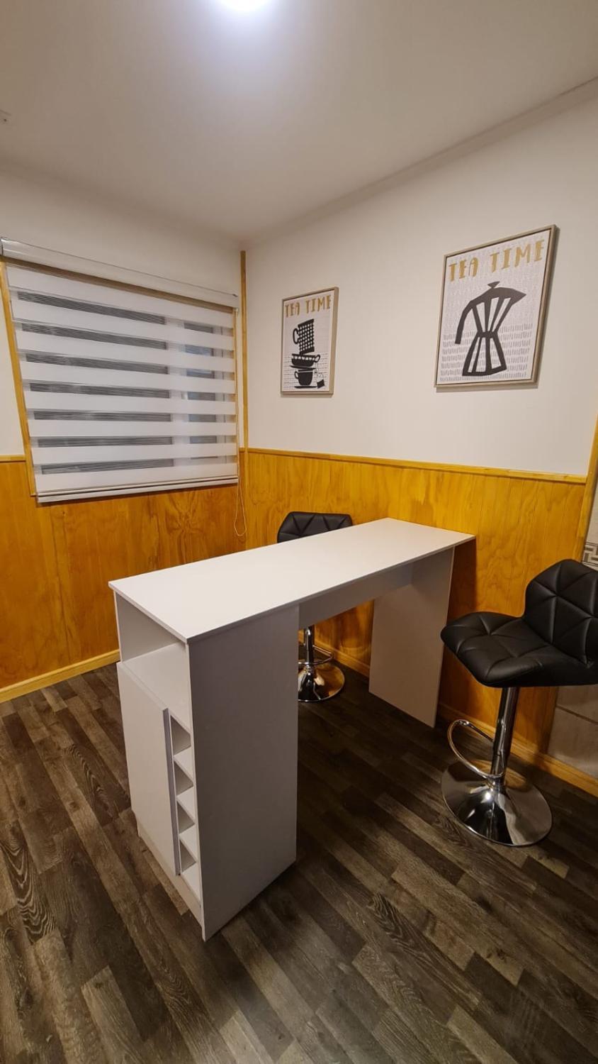 5, Radio Navarino, Antártica Chilena