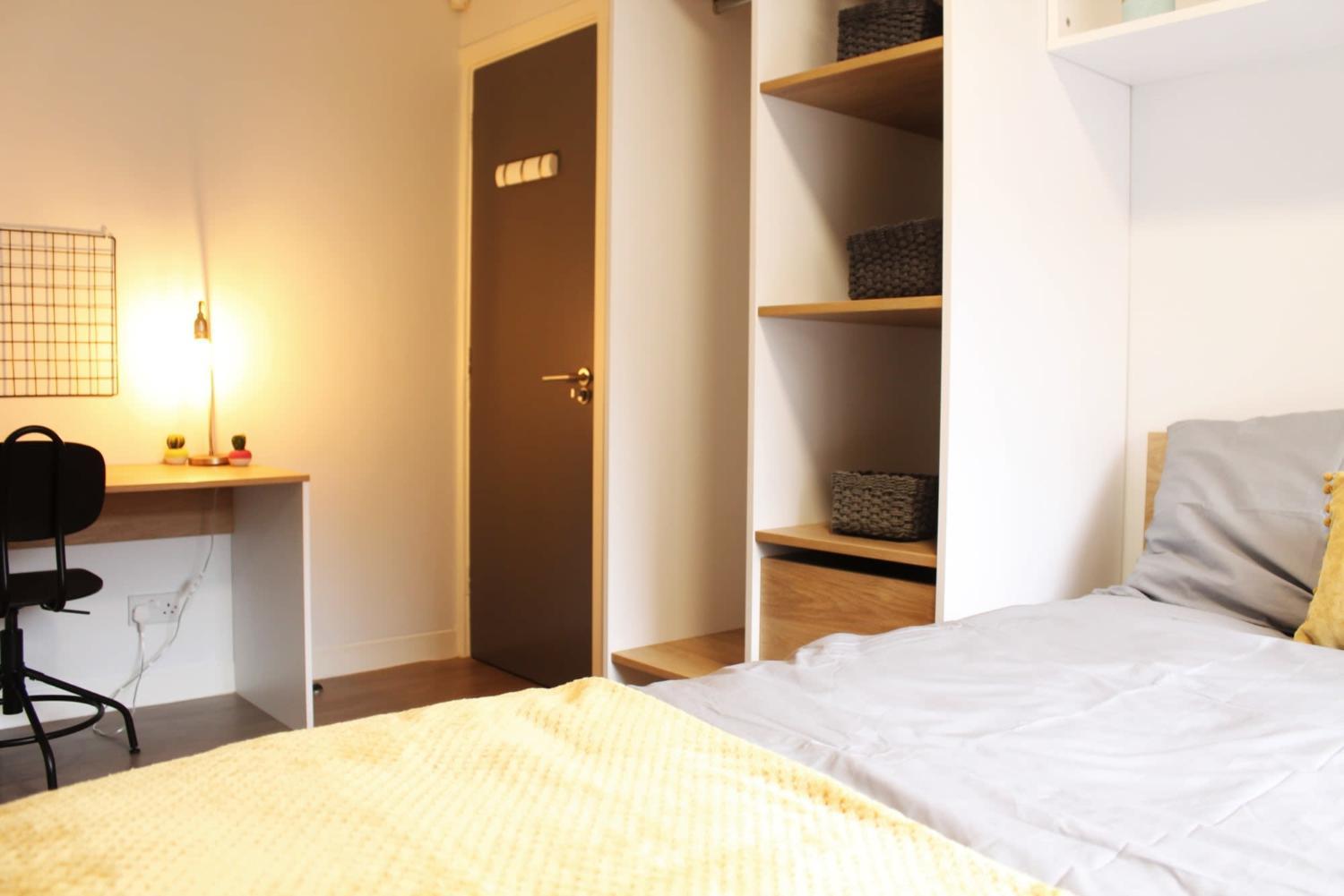 2, For Students Only Four and Five Bed Non-Ensuites at Regents Court in Leicester, Leicester