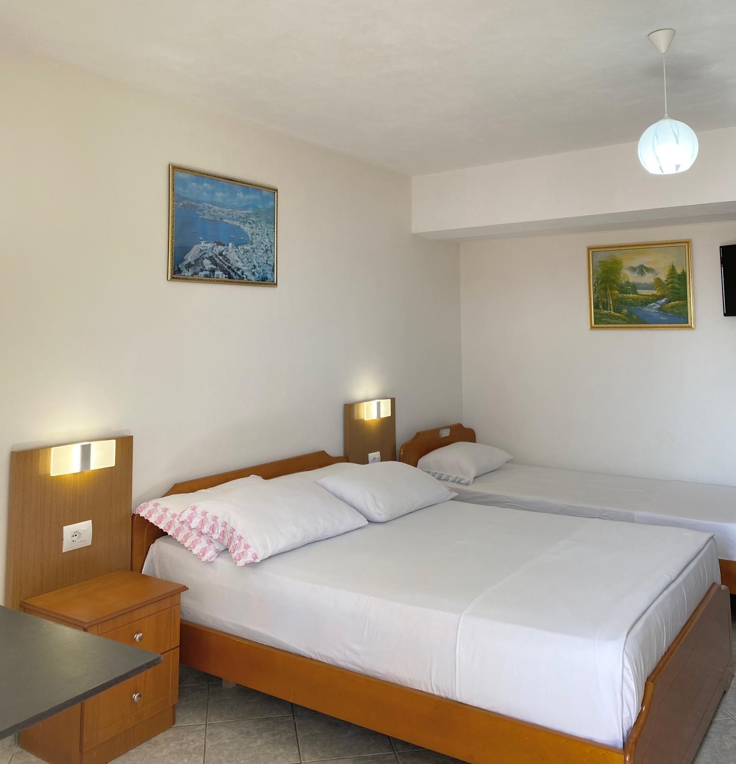 3, Vila Yasmin 38, Sarandës