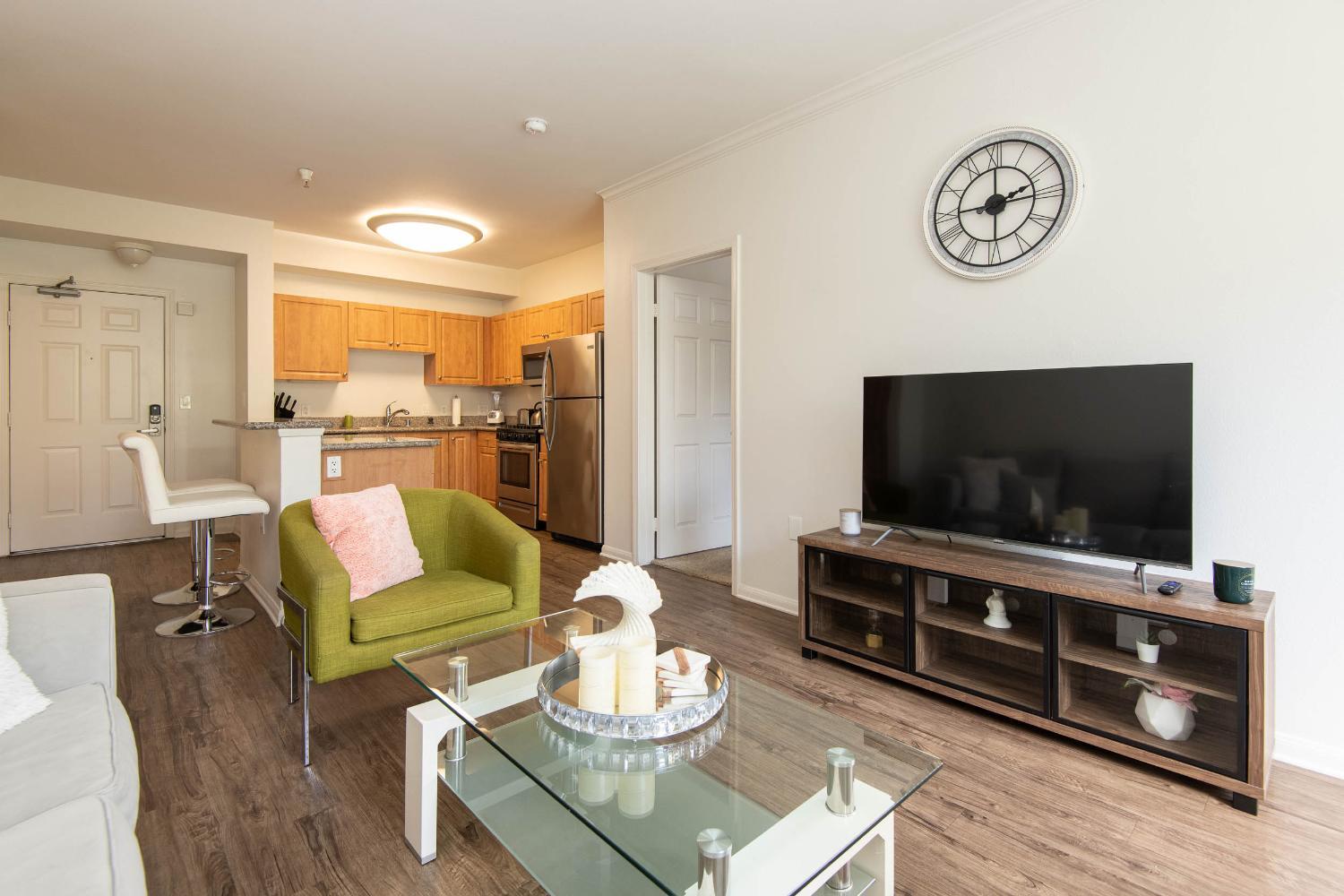 4, Two Bedroom Sleeps 6 with Free Parking near Boating, Los Angeles
