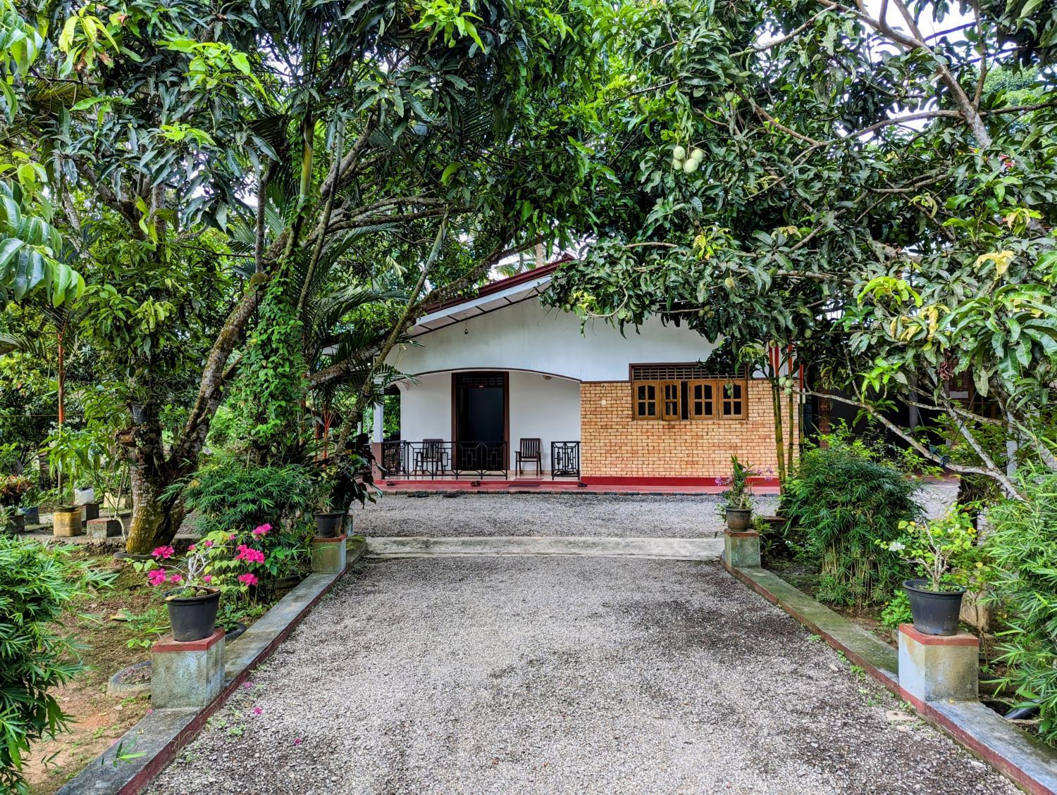 Others, Uma Guest House, Hikkaduwa