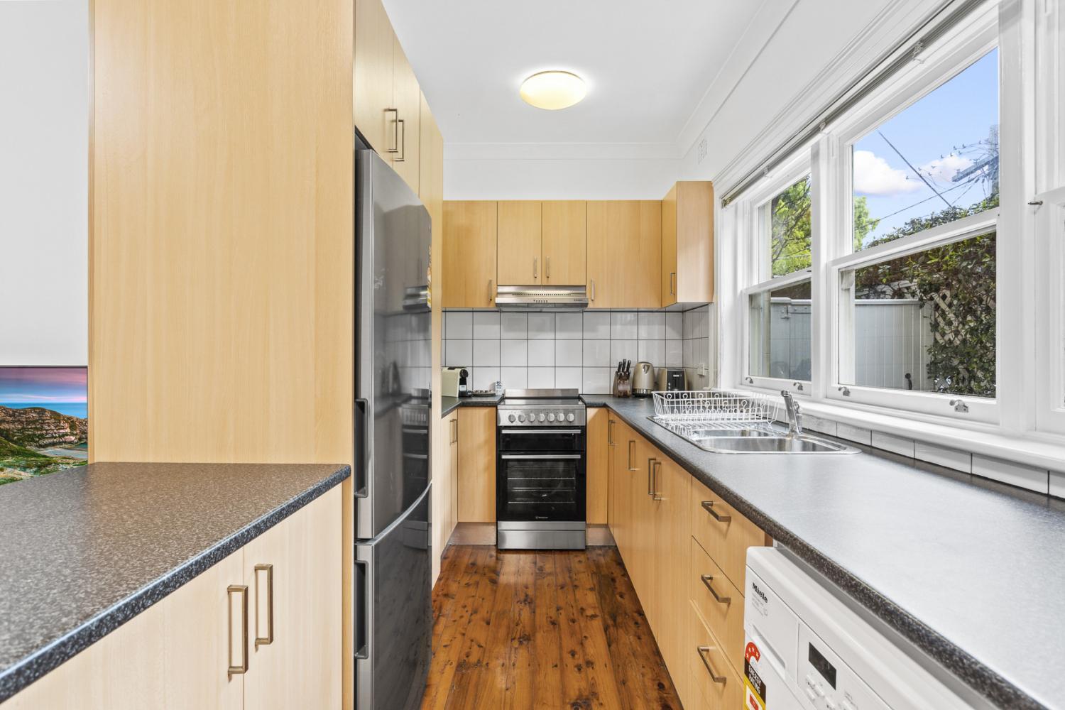 5, Victorian Apartment in Lifestyle Hotspot, Sydney