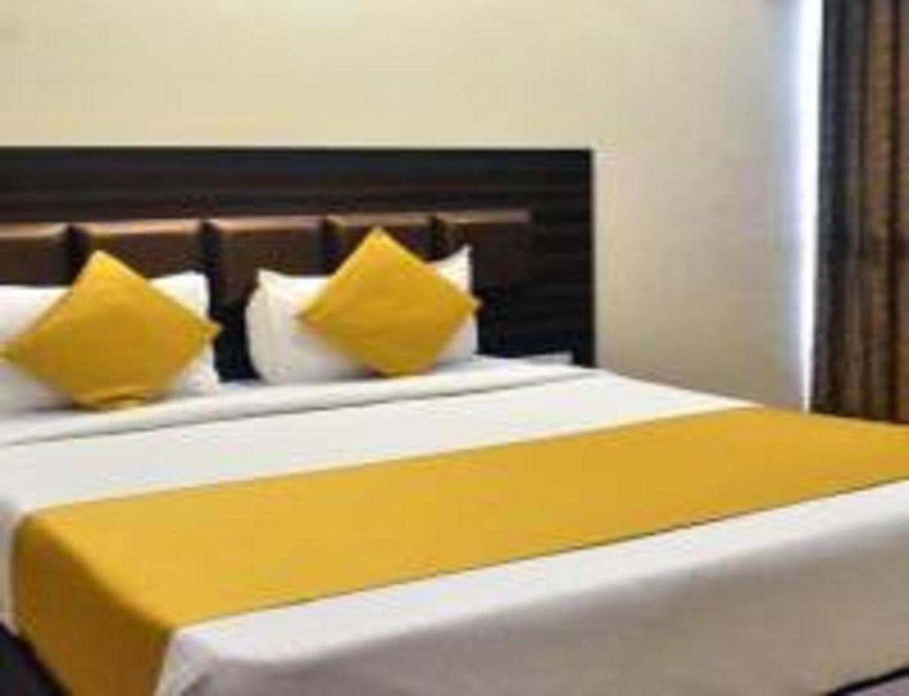 4, Hotel ALVAA GRAND Near Delhi Airport BY-LA CASA, West