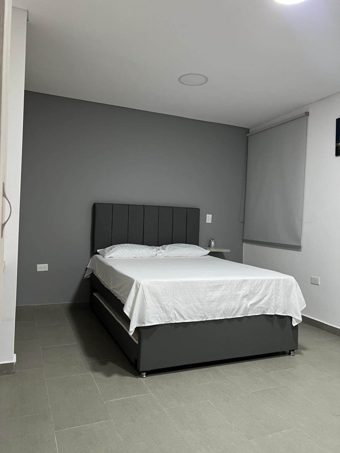 2, Elit 301, Medellín