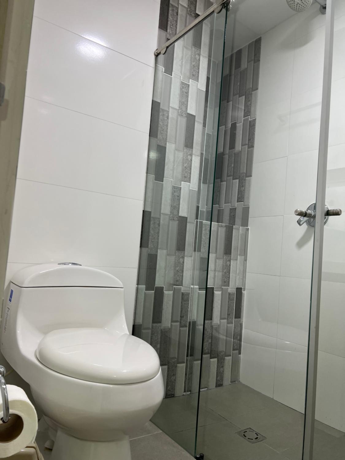 4, Elit 301, Medellín