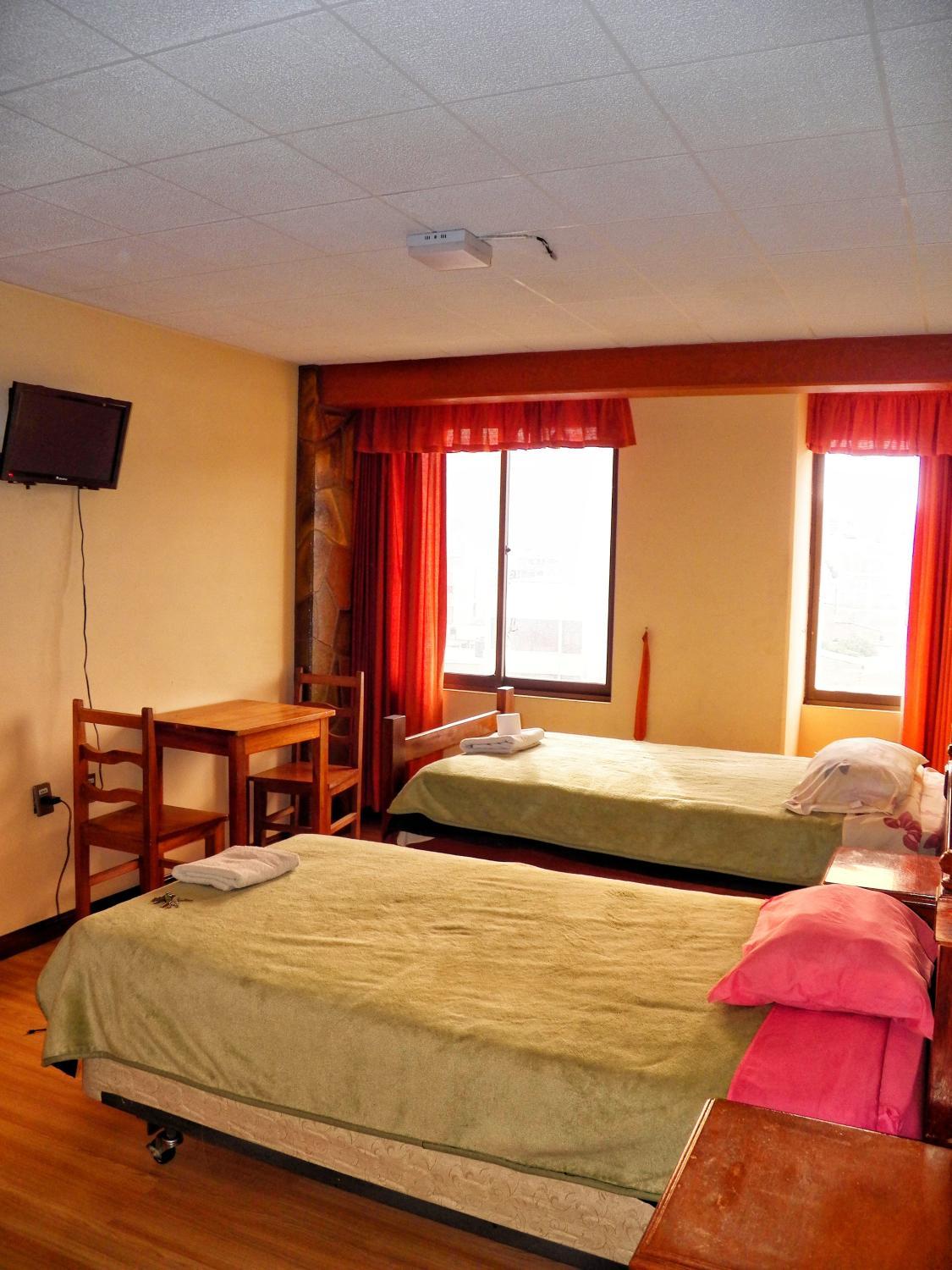 2, Hotel folklore's, Cercado