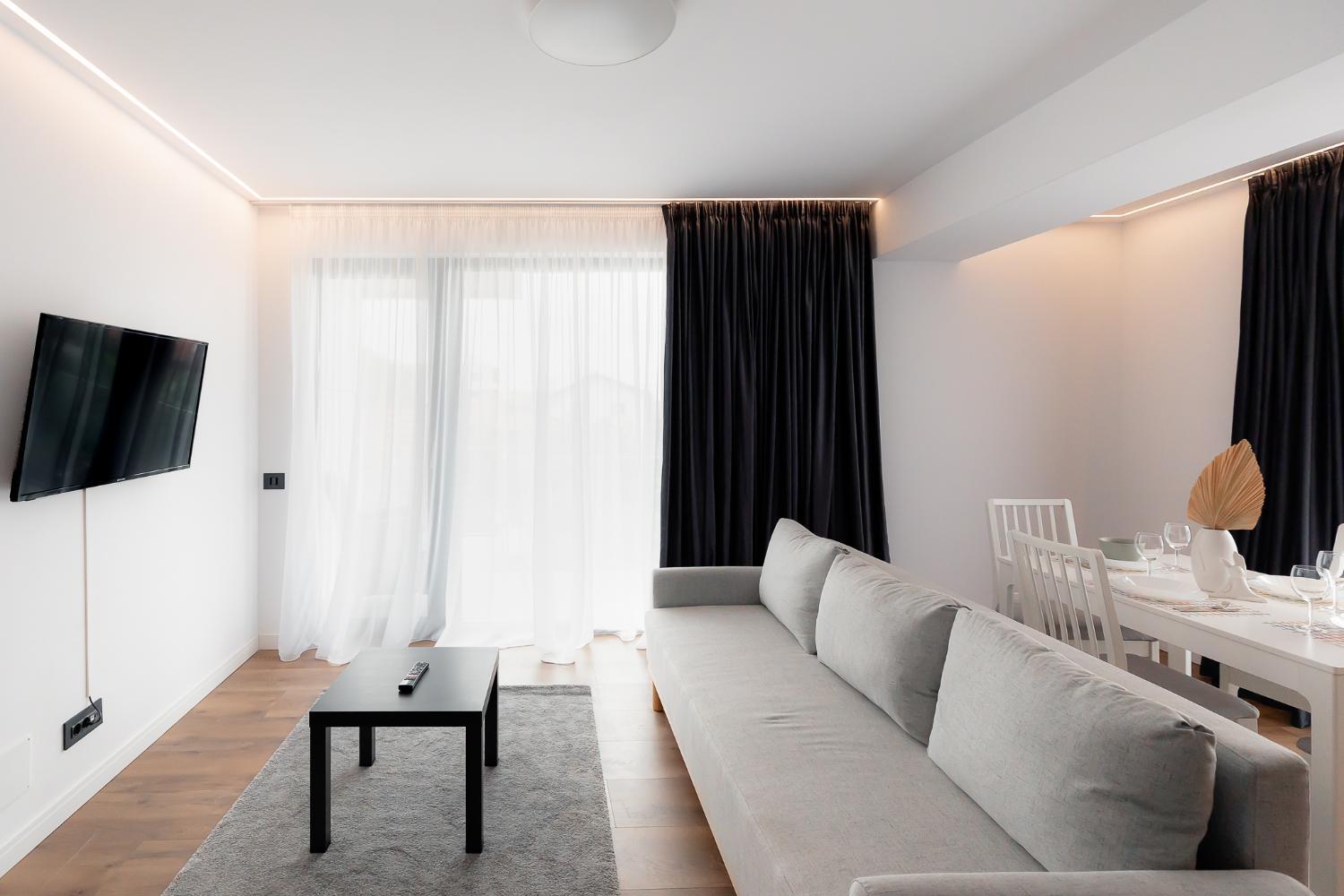 Shared lounge/TV area, Sunny Sanctuary Haven I 1 BR apt with parking, Voluntari