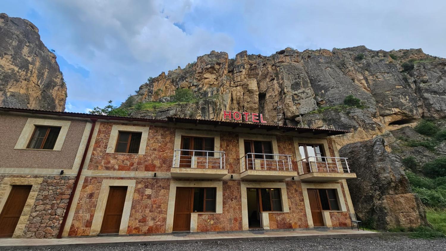 4, Mshoosh Hotel