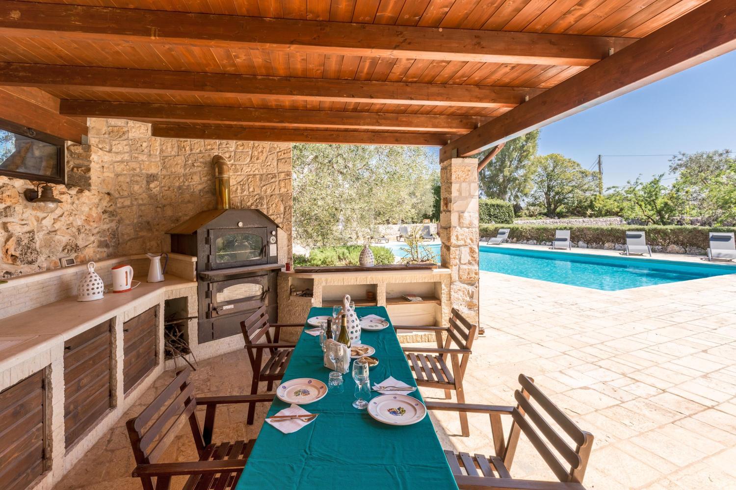 Facilities 5, Masseria Tinelli, Bari