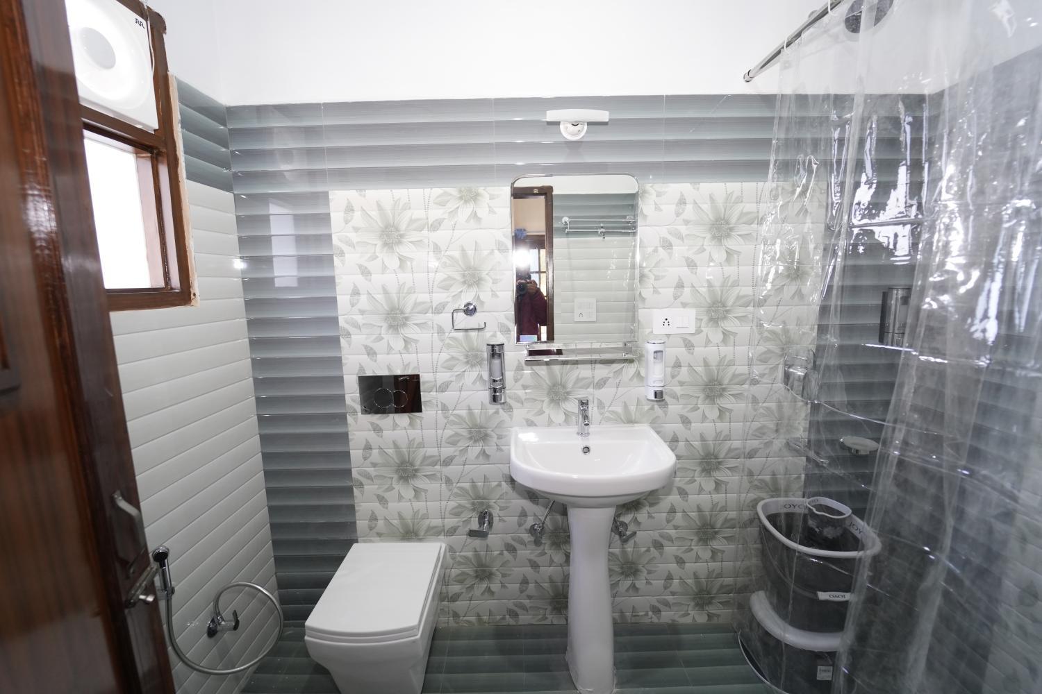 4, Prem bnb, Kangra