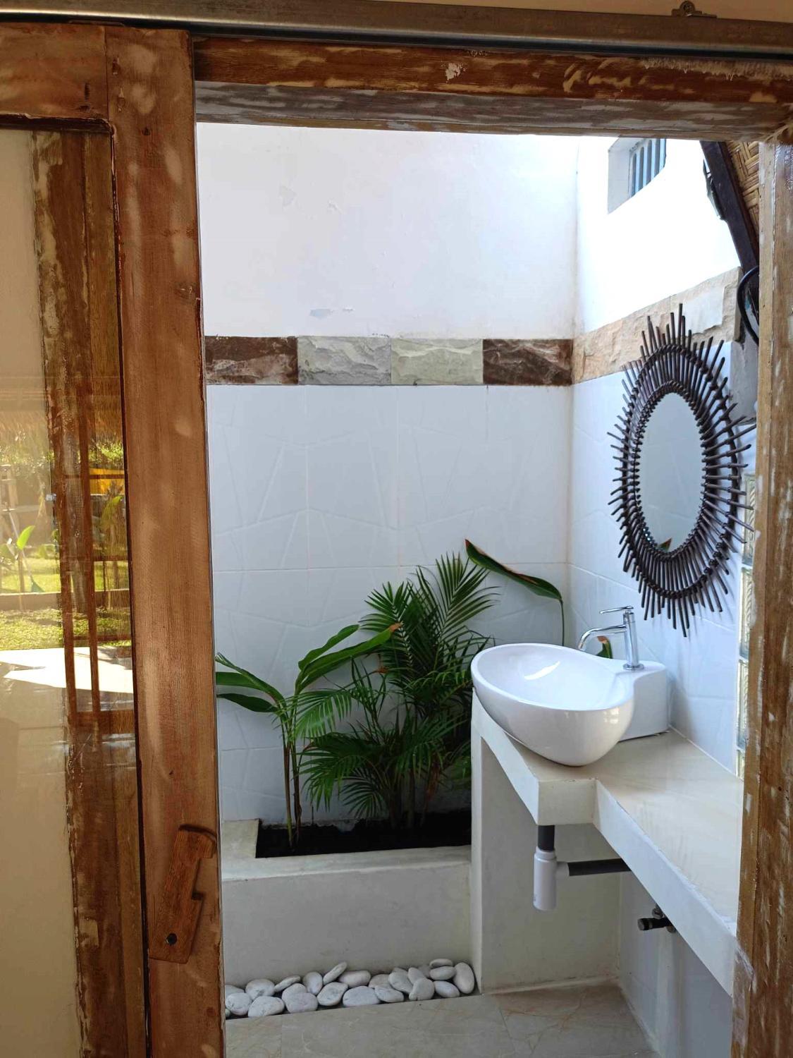 Bathroom, Bintang Tiga Bungalows Gili Air, Lombok