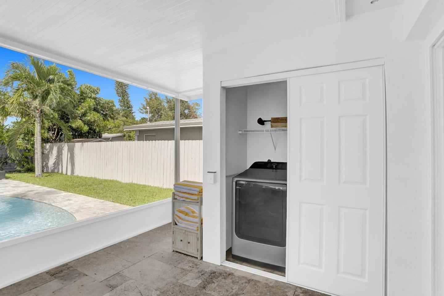 4, Yehudas Tropical Villa With Heated Infinity Pool, Broward