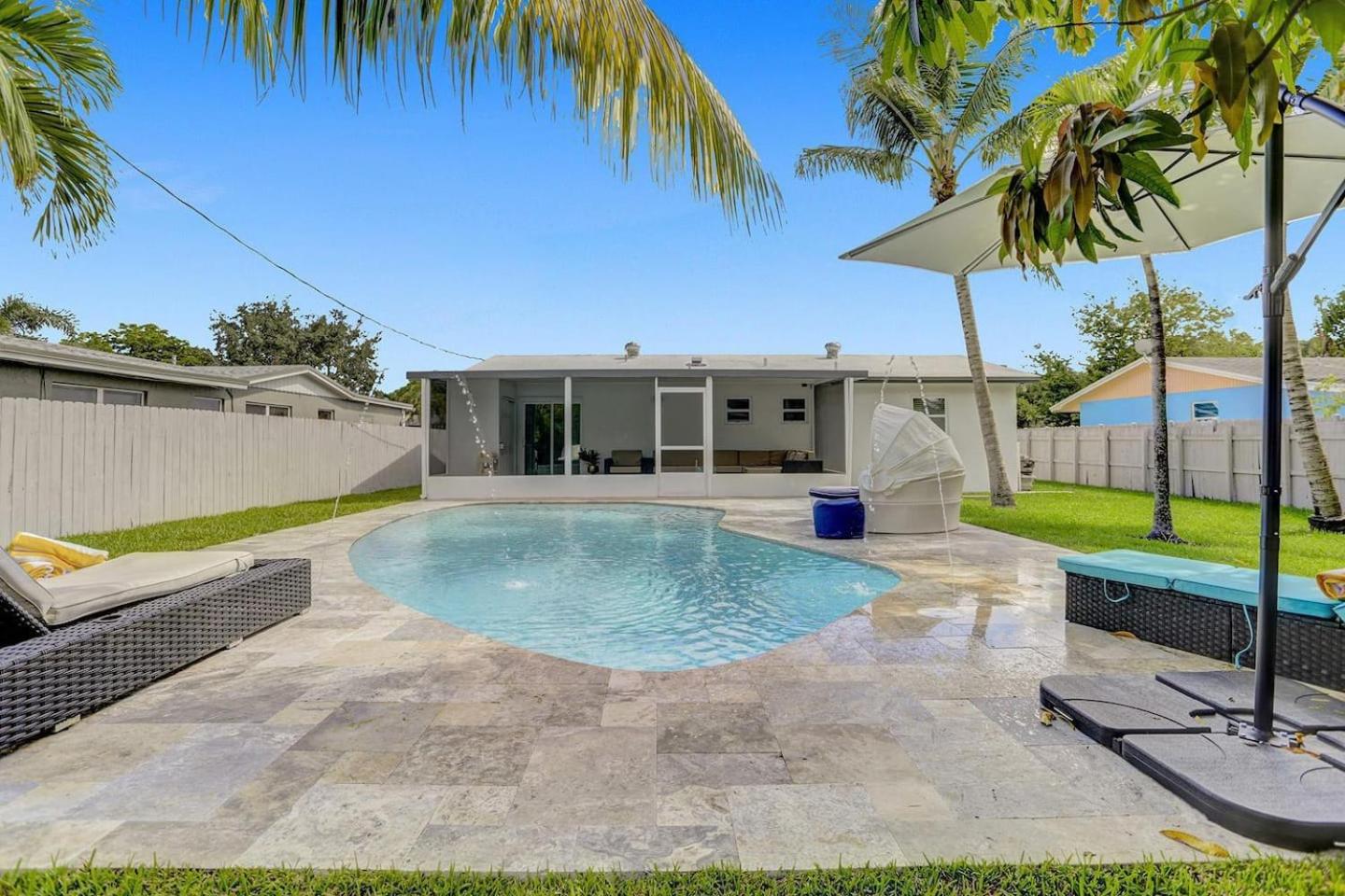 3, Yehudas Tropical Villa With Heated Infinity Pool, Broward