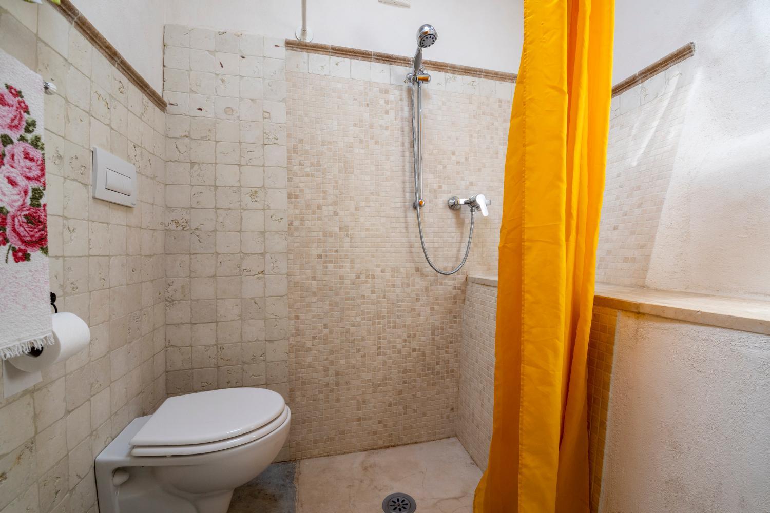 Bathroom 2, Masseria Acciano by Rentbeat, Brindisi