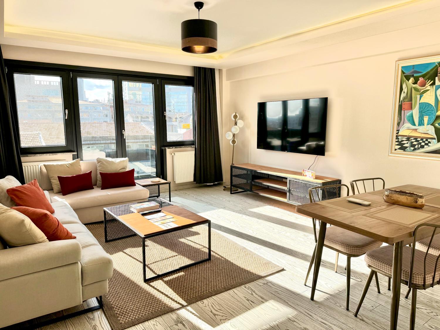 Shared lounge/TV area 3, Bomonti 42 Suites, Şişli