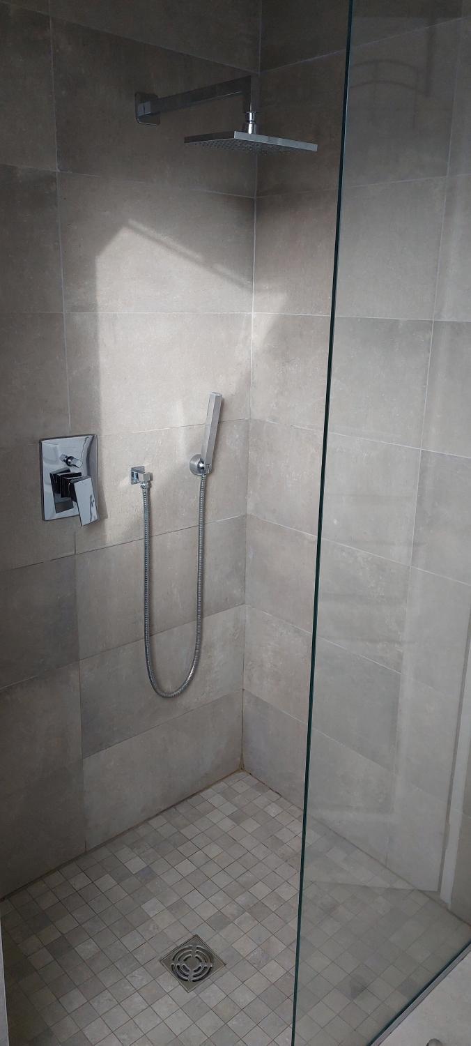 Shower, Chambre privative proche Versailles, avec petit dejeuner, Yvelines