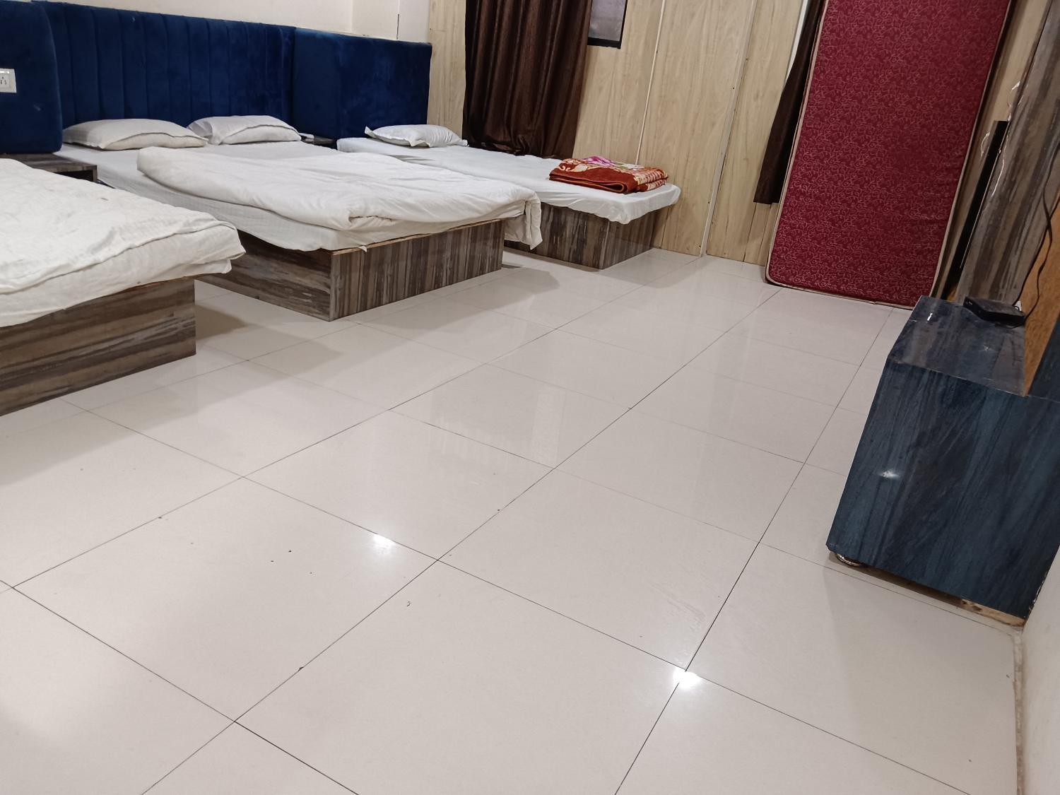 3, Hotel Standard, Ujjain