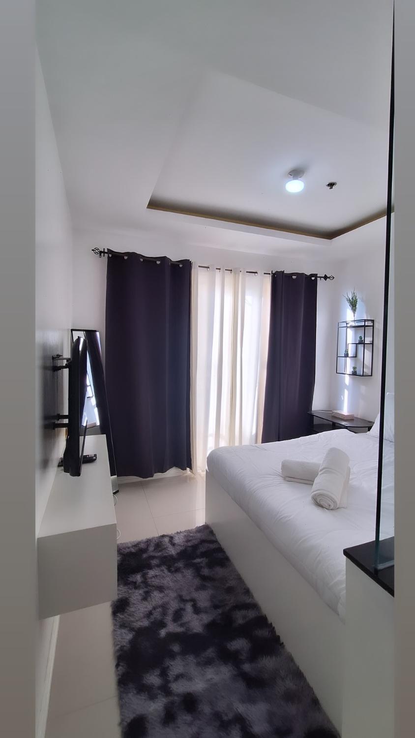 Others 4, Birch tower, Manila City