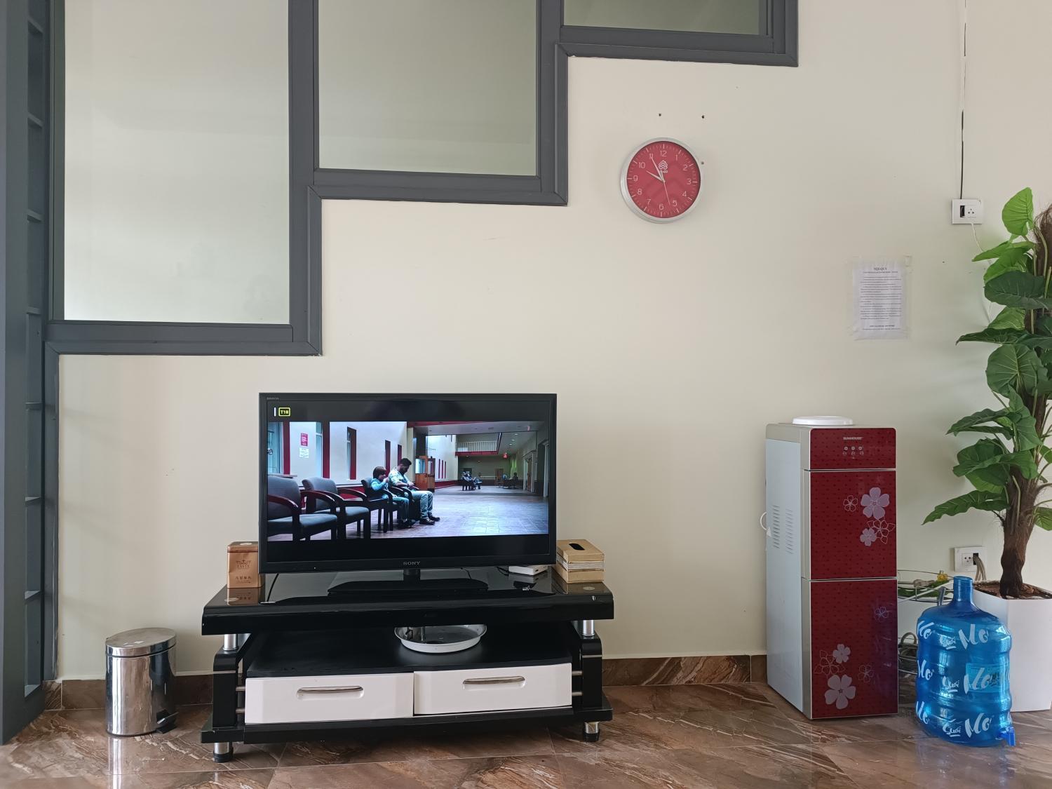 Shared lounge/TV area