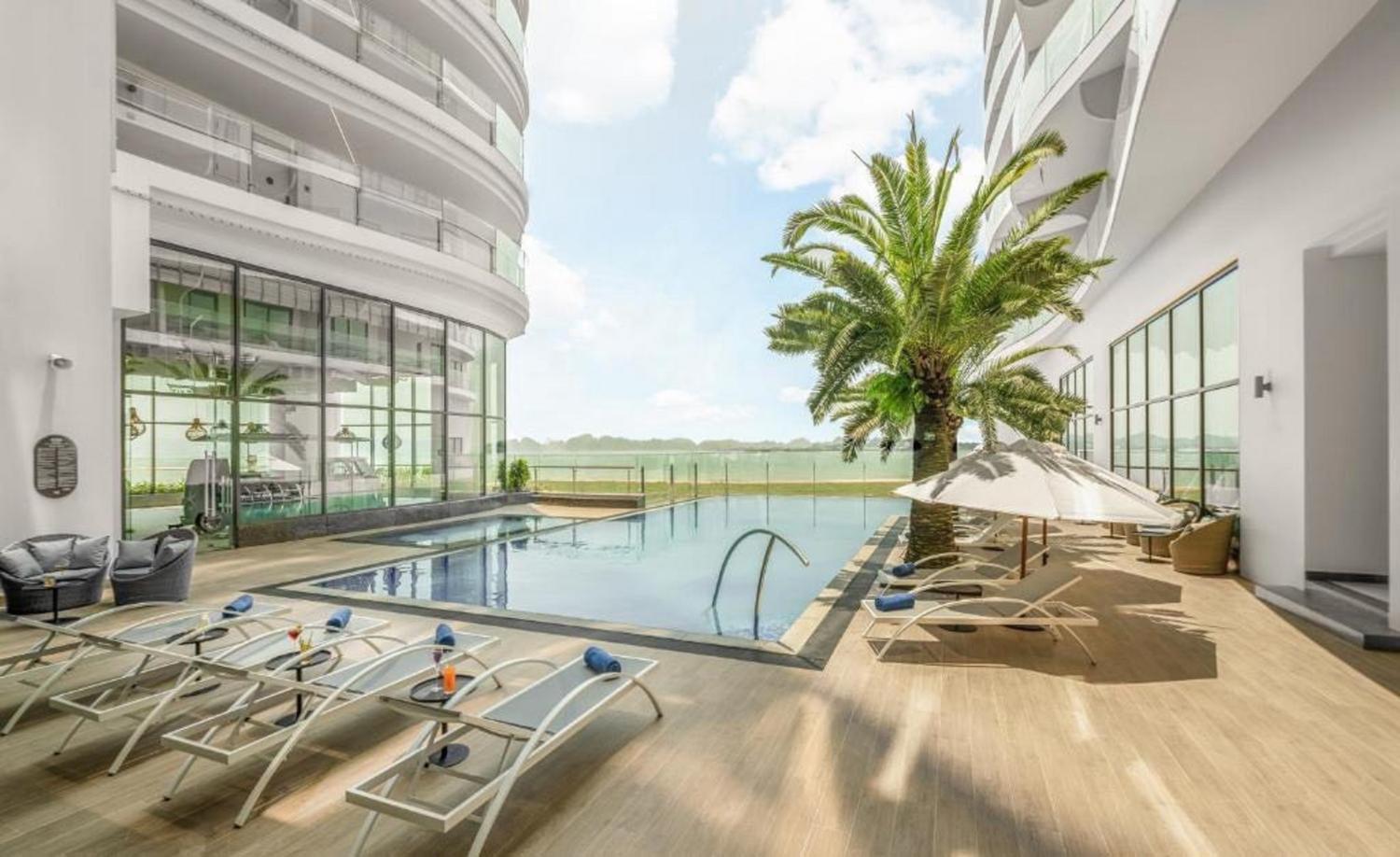 Swimming pool 3, Apartment Citadines Ha Long - 2BR - Seaview - Balcony, Hạ Long