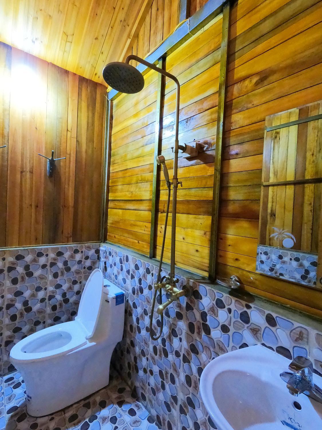 Bathroom, Hoang Su Phi - Mong Ngua Homestay, Hoàng Su Phì