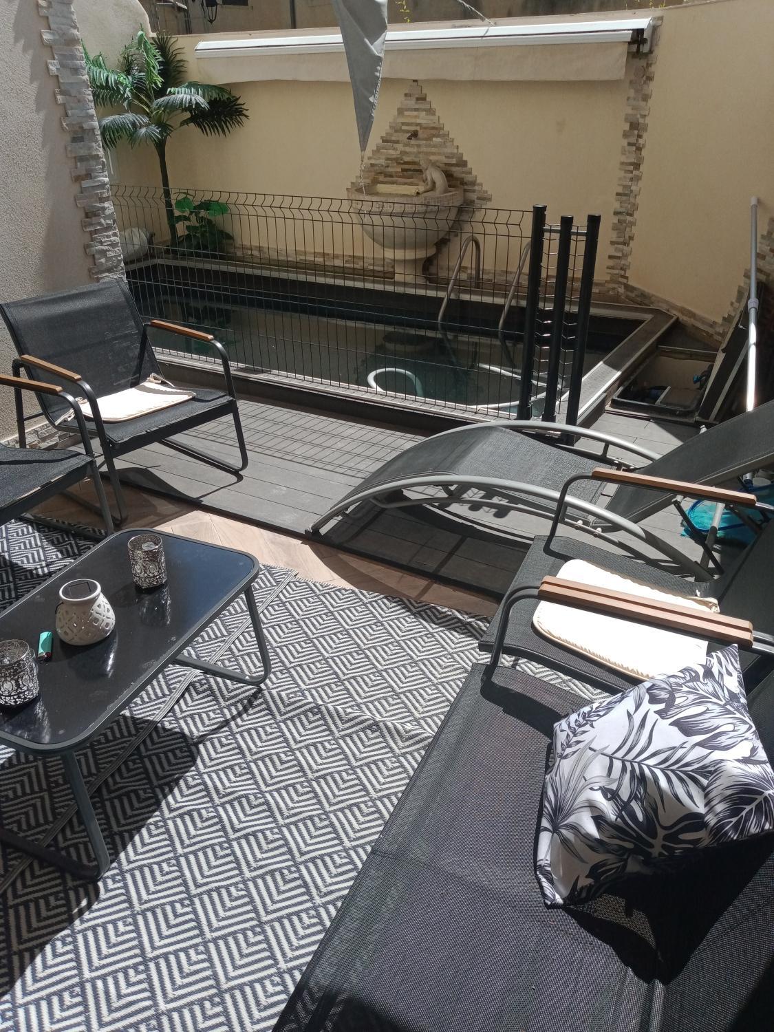5, Auberge du Beffroi, Vaucluse