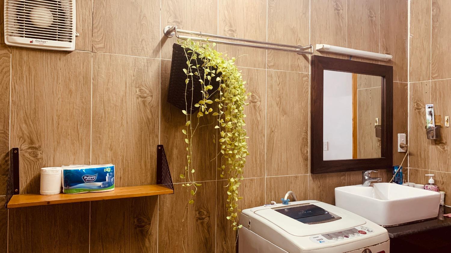 Bathroom 2, Ana's Homestay, District 1