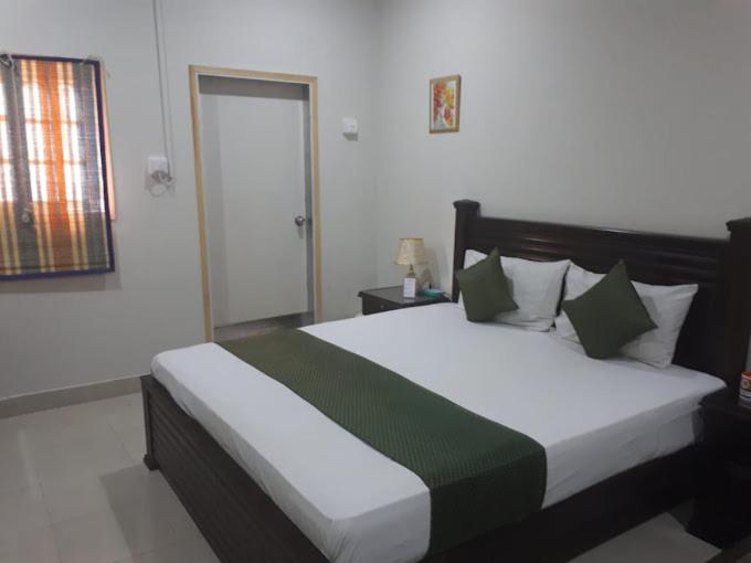 4, Castle inn guest house, Karachi
