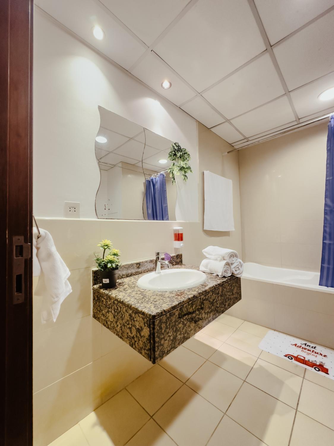 Bathroom 2, Full Moon Hostel, Jumeira