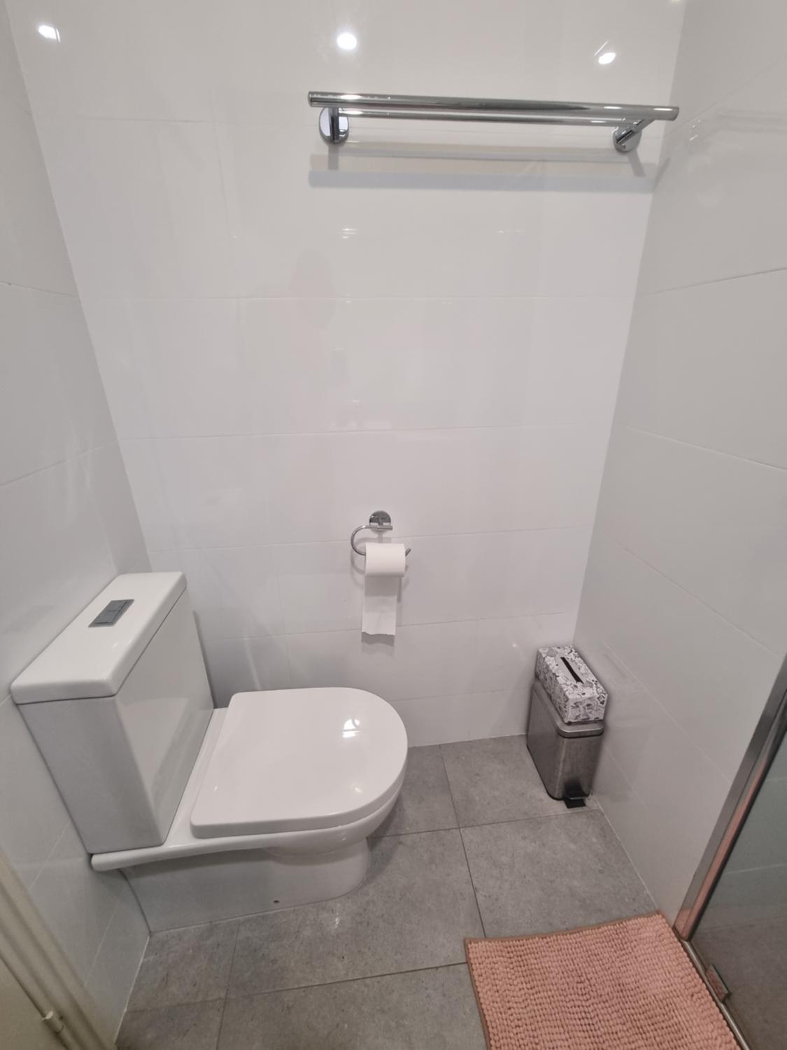 Bathroom 5, Cozy and Comfy Homestay Rooms, Stirling