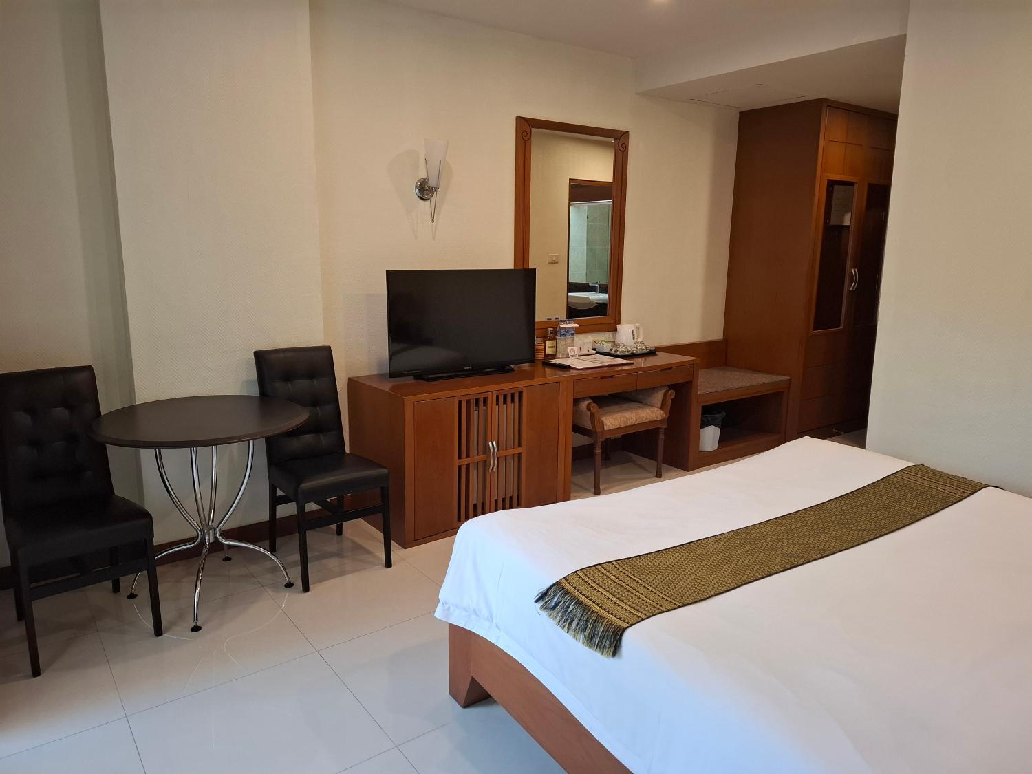 4, Pattaya Hotel Whitehouse, Pattaya
