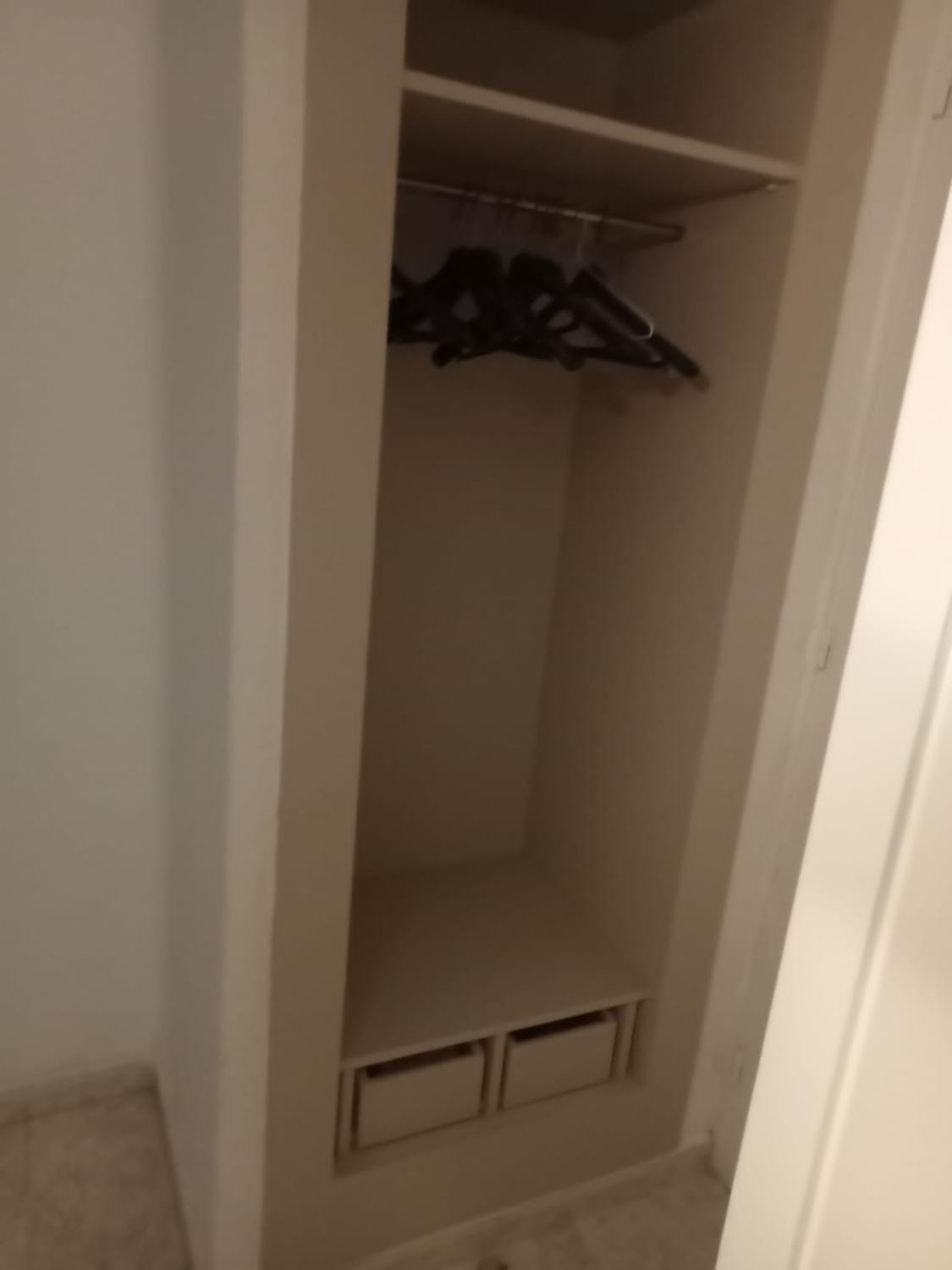 2, Hostal Caste, Girona