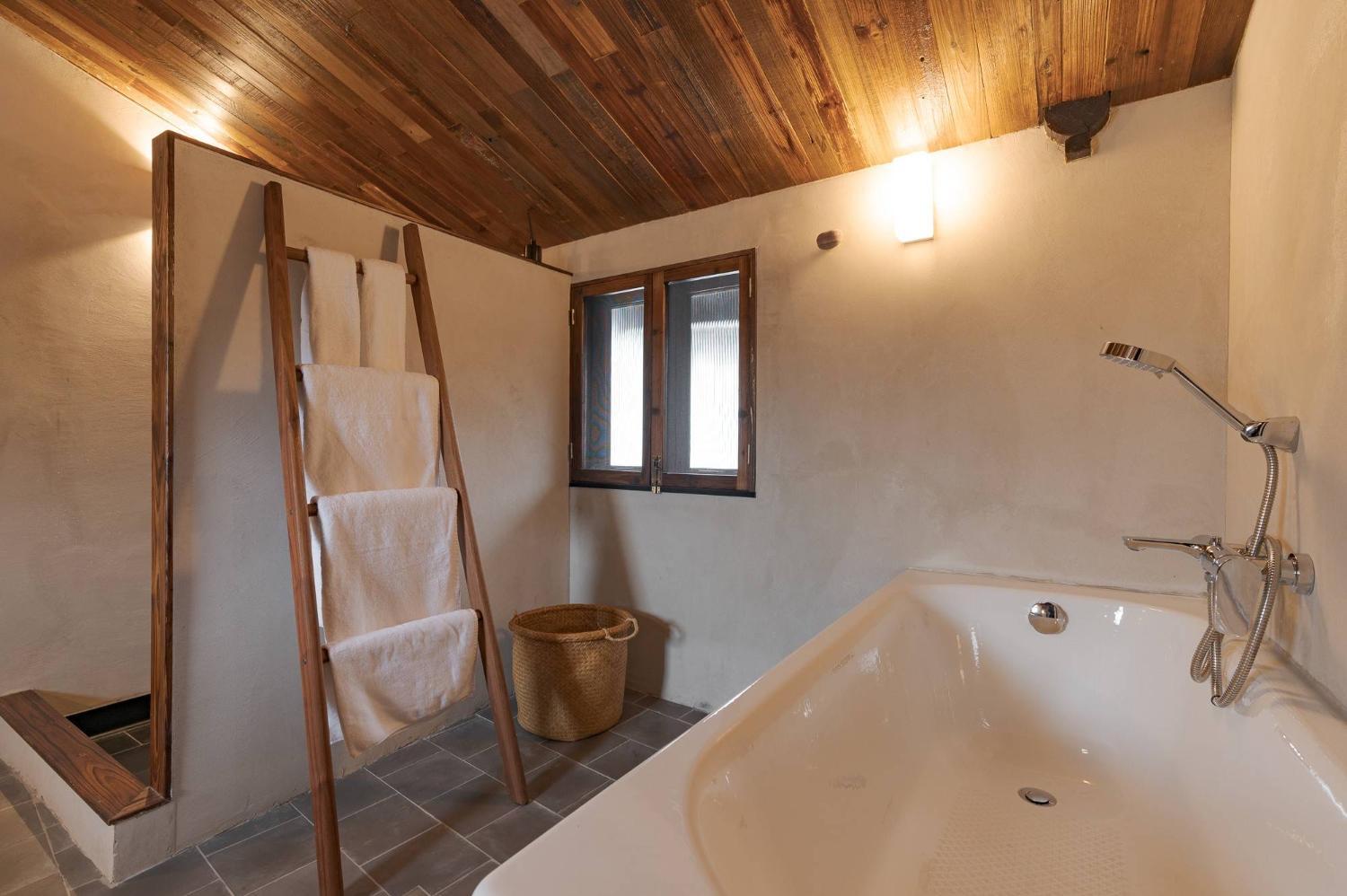 Bathroom 4, Eight Blessings Inn, Hangzhou