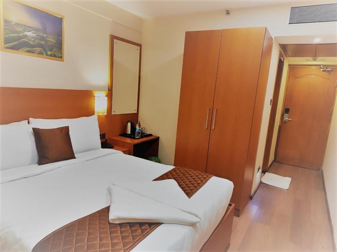 2, HOTEL SAHARA INN, Thrissur