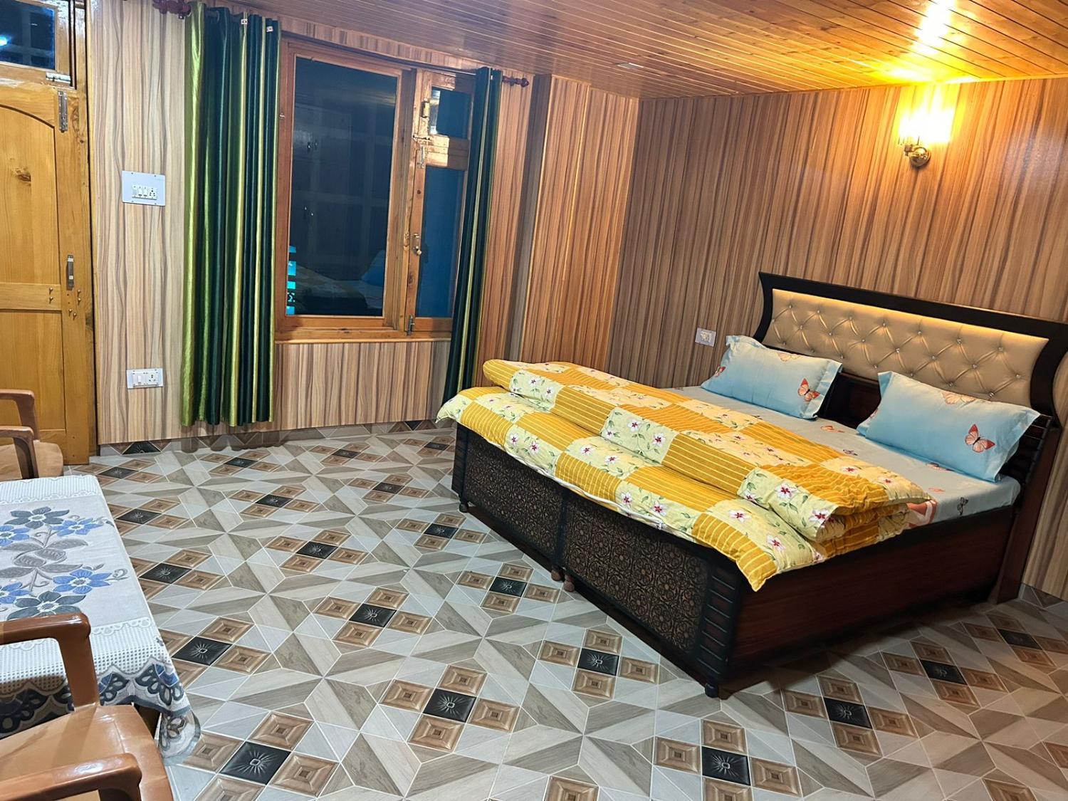 4, Summerhill Riverview Homestay [private rooms], Kullu