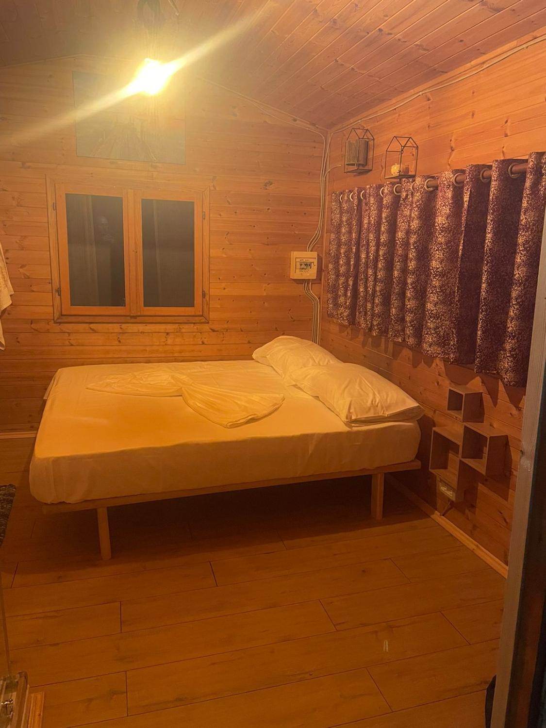 2, Easy Living, Shkodrës