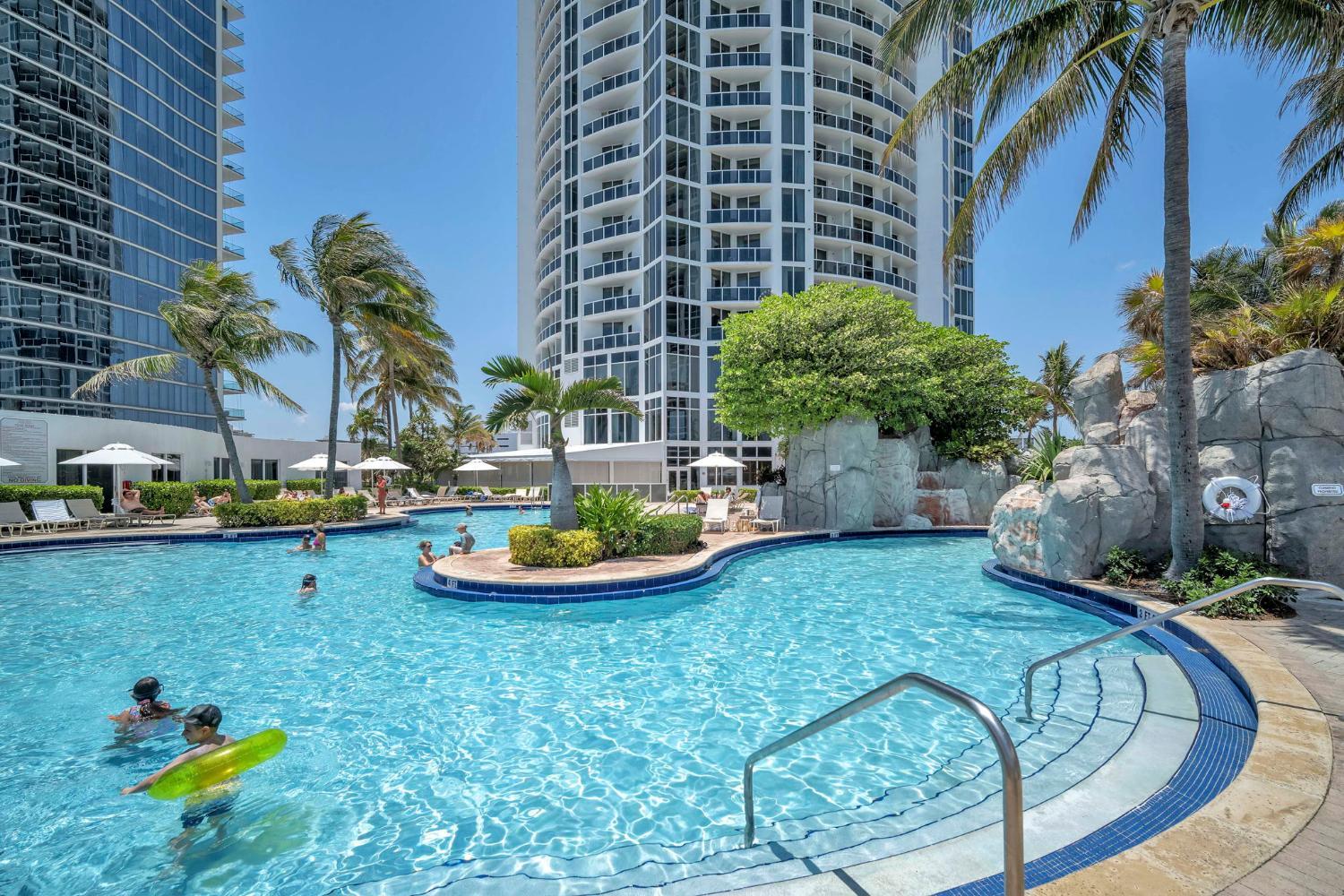 5, 9th Floor Suite at Trump Int Resort Sunny Isles, Miami-Dade