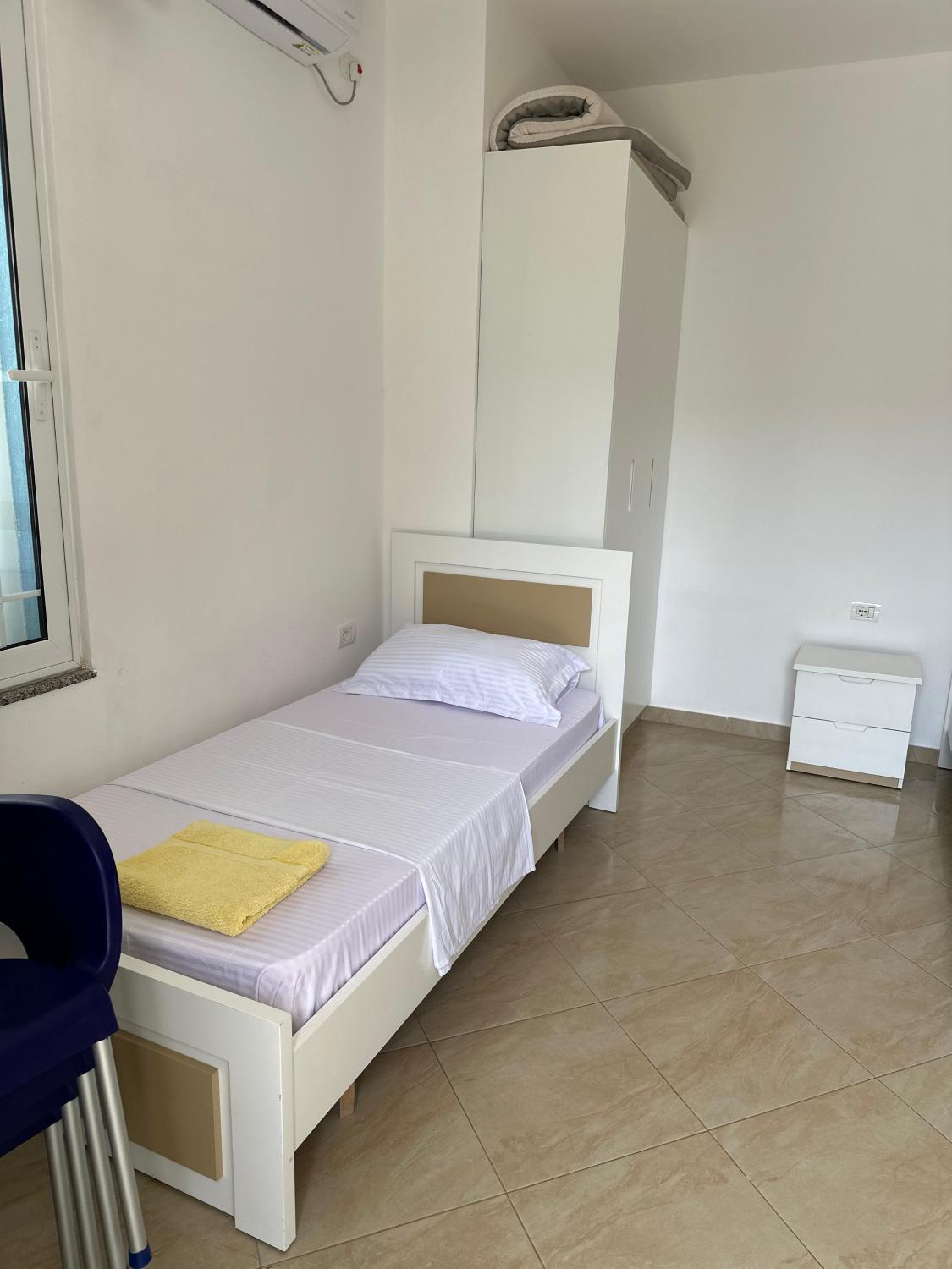 4, Vila Lama, Sarandës