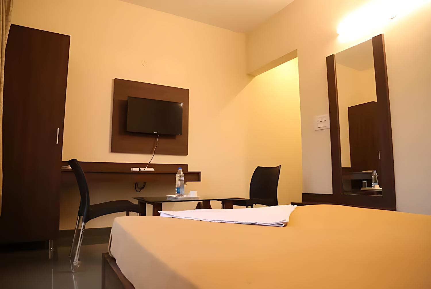 2, Kalinga Tavern Residency , Hatna, Mandya