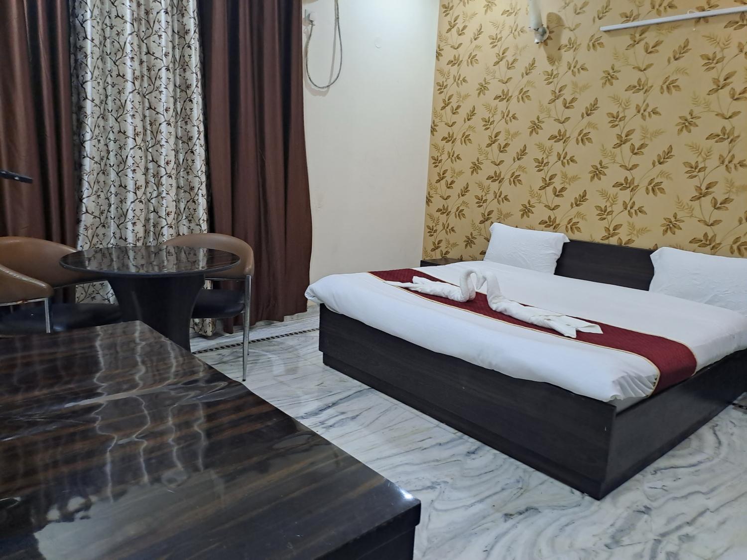 5, Kantipur hotel, Gurgaon
