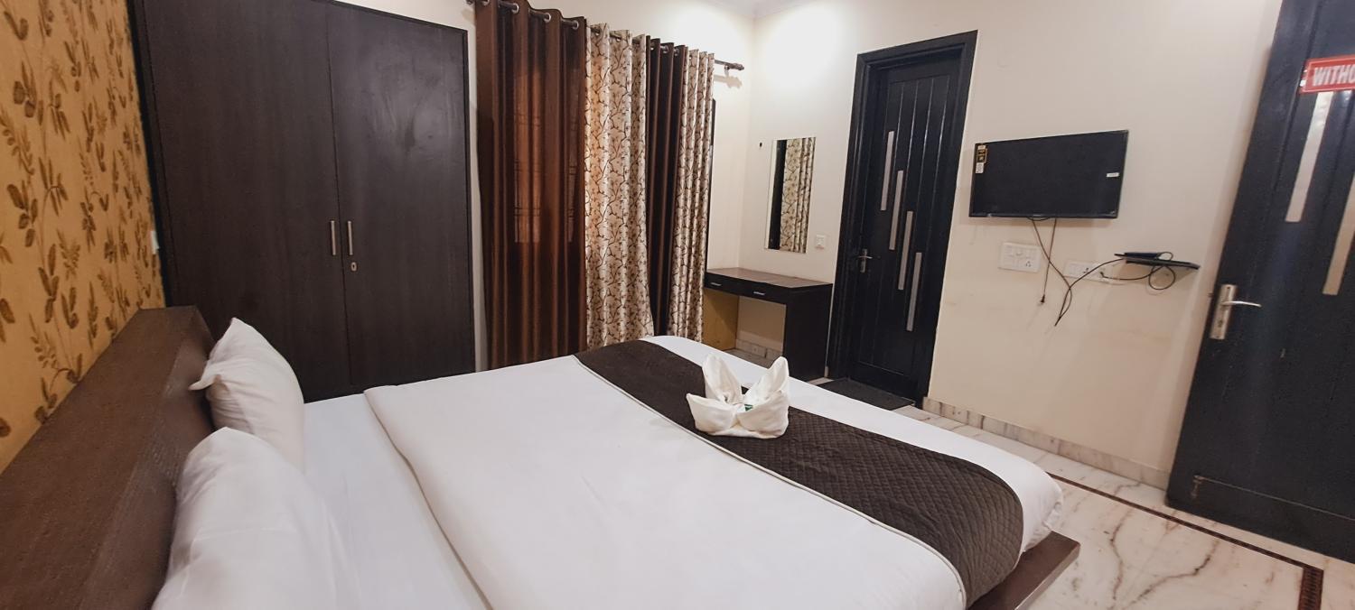 4, Kantipur hotel, Gurgaon