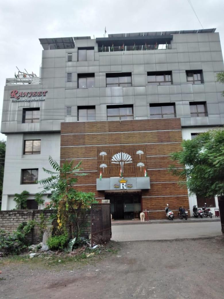 4, Hotel Ranjeet Akola, Akola