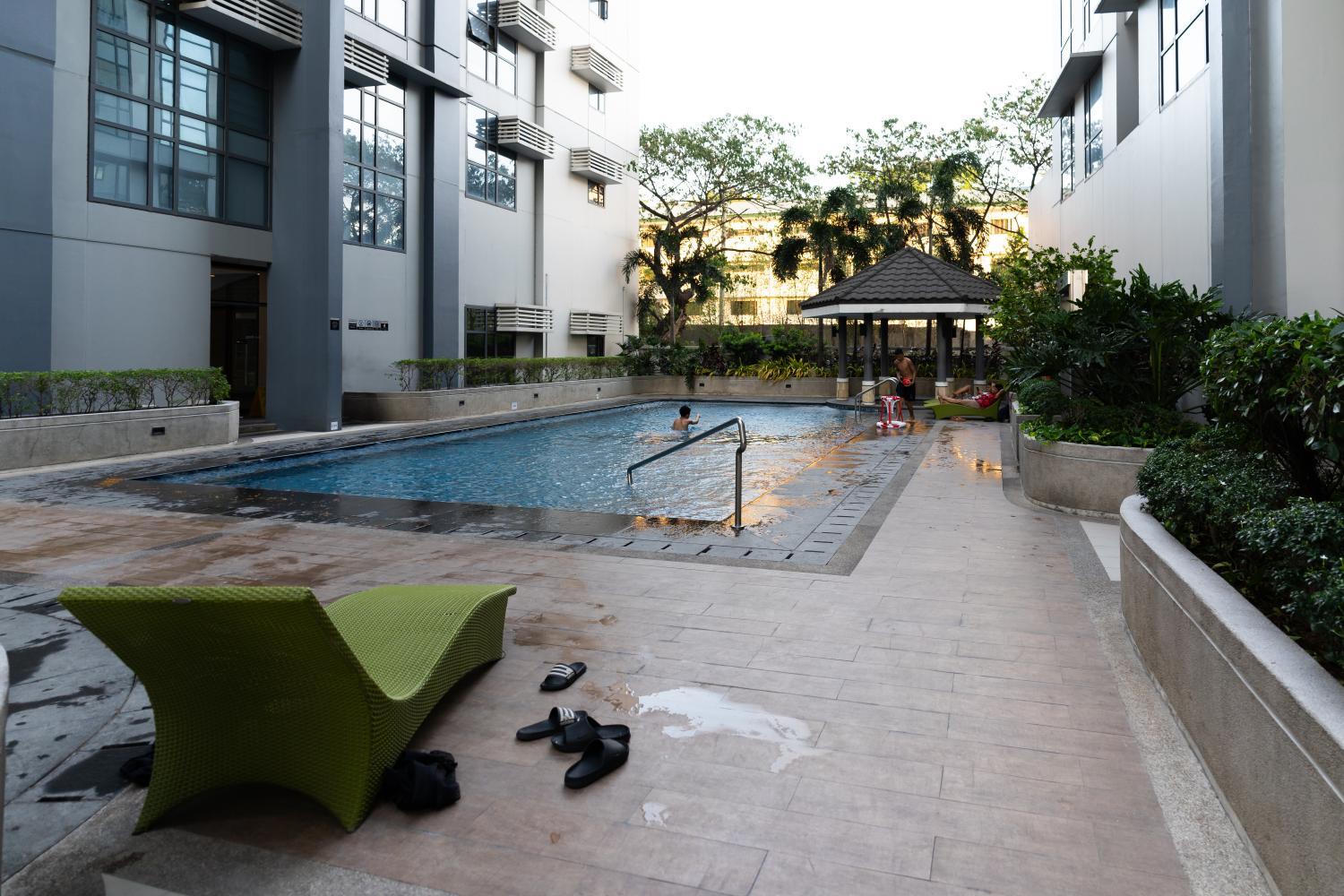 5, Hugscape 1 br unit at McKinley Hills near BGC, Taguig