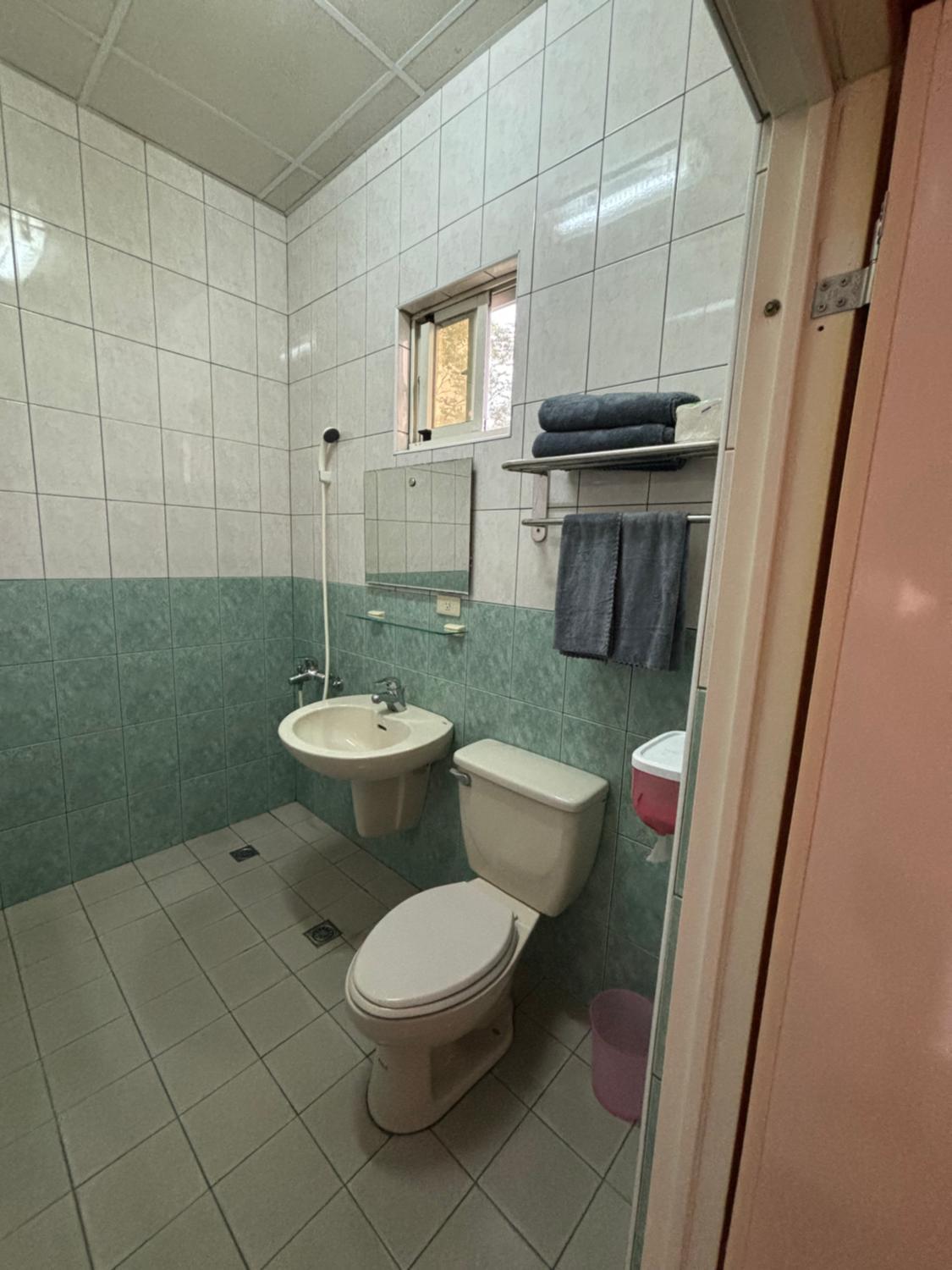 Bathroom 2, Mido Hao B&B, Taitung