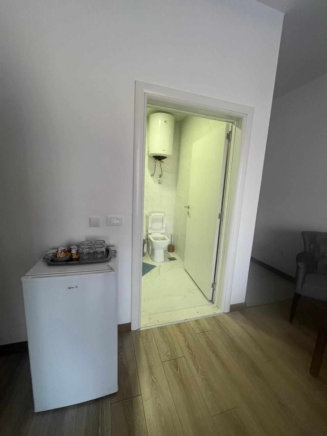 Bathroom 2, Dervishi Apartments
