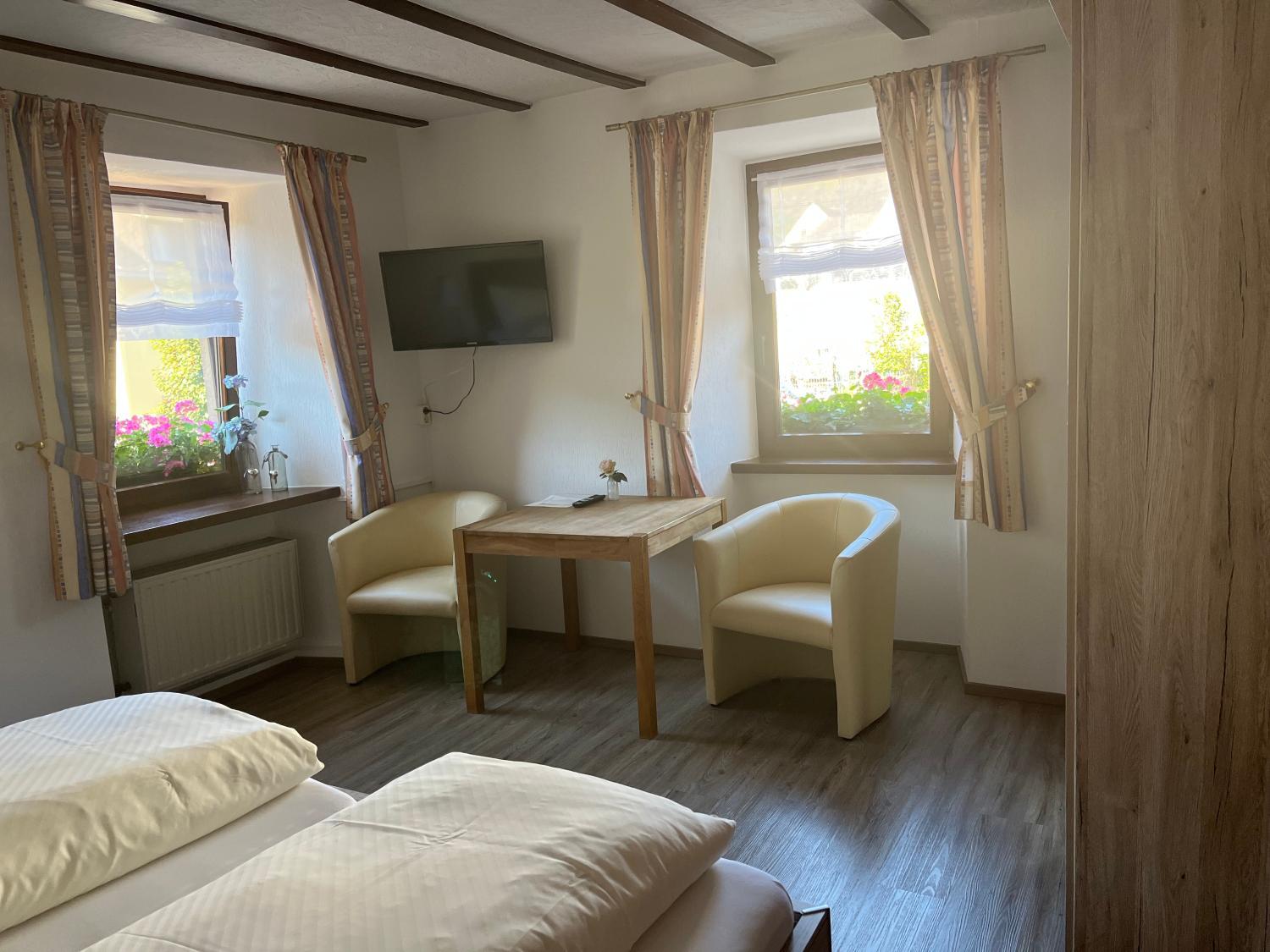 2, Weinhaus Serwazi-Zenzen, Cochem-Zell